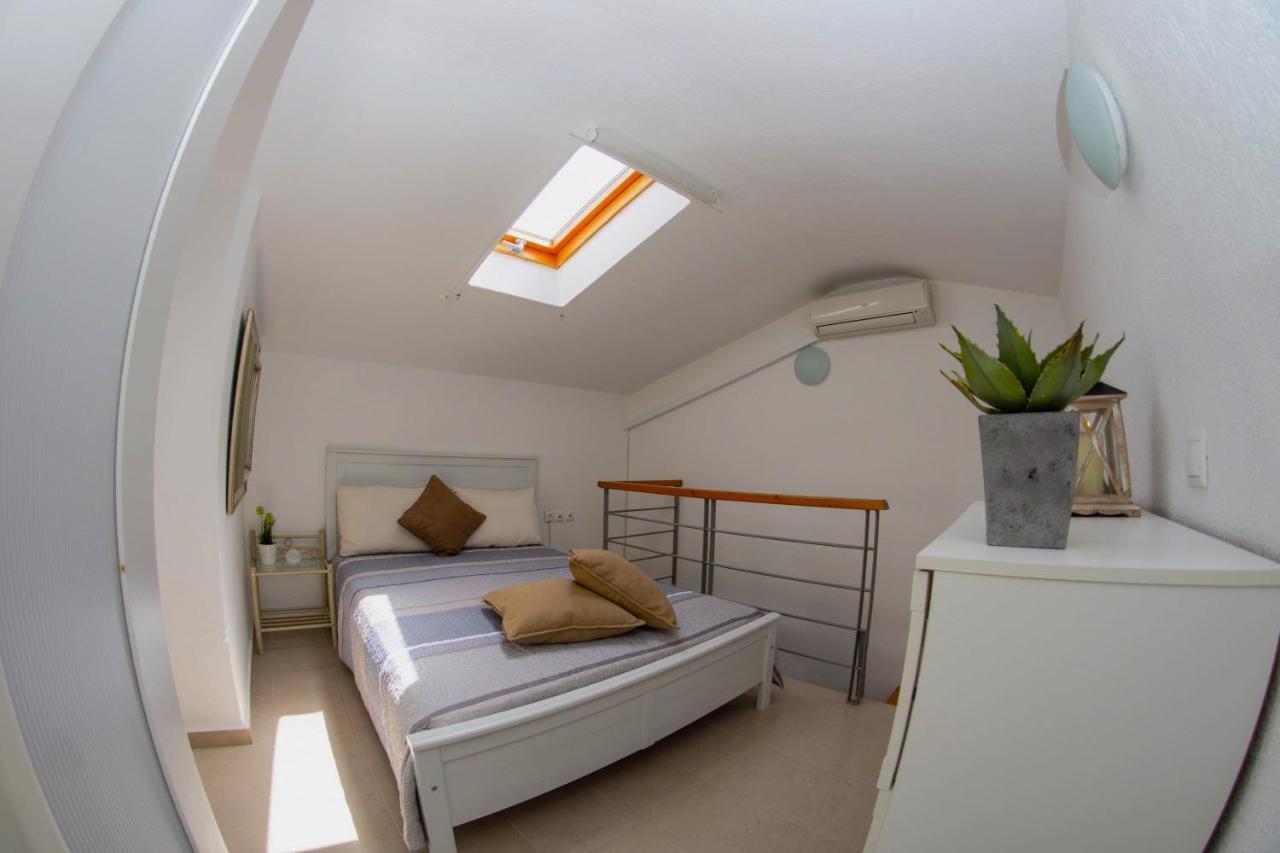 Luxurious Seaside Vacation Home Nikiti  Dış mekan fotoğraf